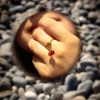 bague-femme-rouge-moderne-et-elegante-efemmere